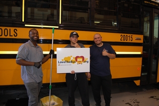 Bus Detail TEAM - Love the Bus